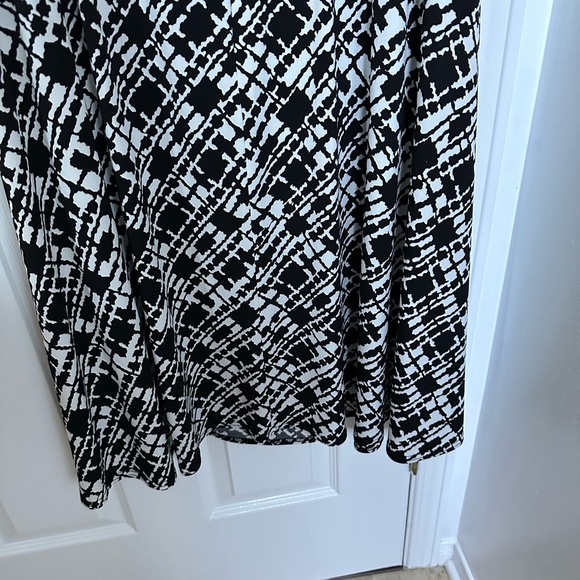 Laura Plus black and white dress - Picture 5 of 9